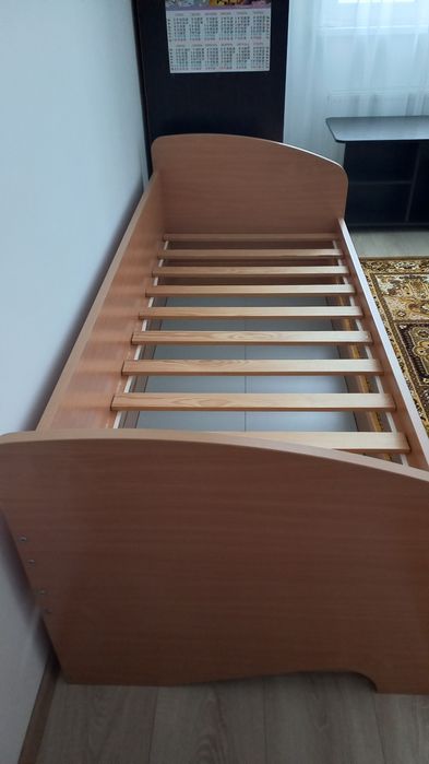 Продаётся кровать в очень хорошом состоянии с ортопедическим матрасом.