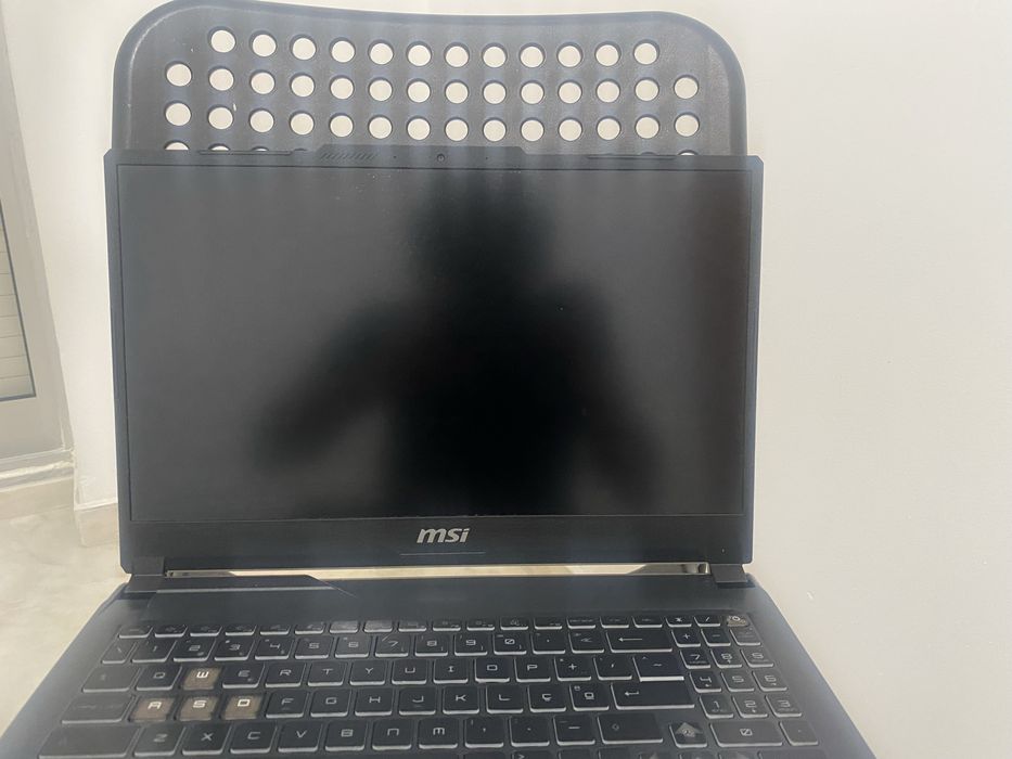Portátil Gaming MSI Cyborg 15 A12VF-1006PT (Intel Core i5-13620H - NVIDIA GeForce RTX 4060 - RAM: 16 GB - 2TB SSD - 15.6'')