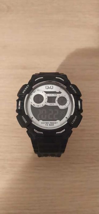 Relógio digital Q&Q (Casio)