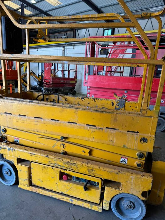 Plataforma Elevatória elétrica (usada) Optimum 8