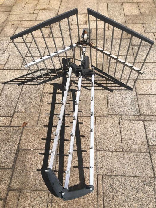 Antena de TV tipo yagi de 3 eixos