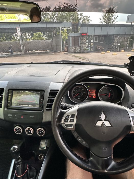 Продам Mitsubishi Outlander XL