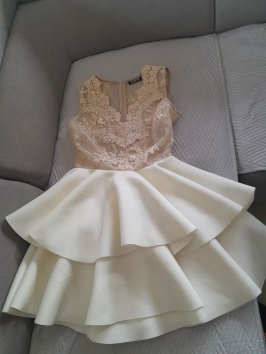 Dwa worki ubrań,  buty i torebki