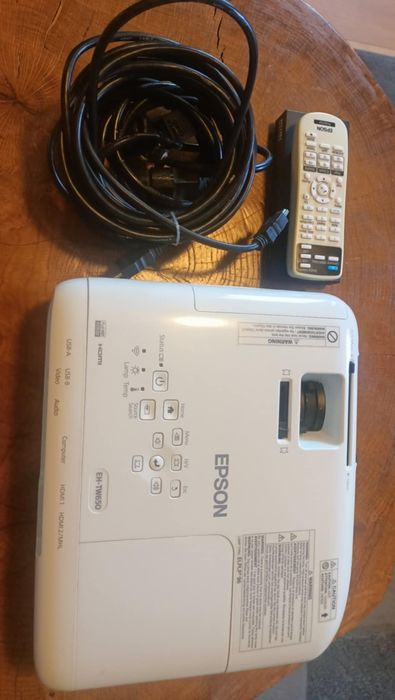 Projektor rzutnik Epson eh- tw650, ekran, uchwyt, splitter, kabel hdmi