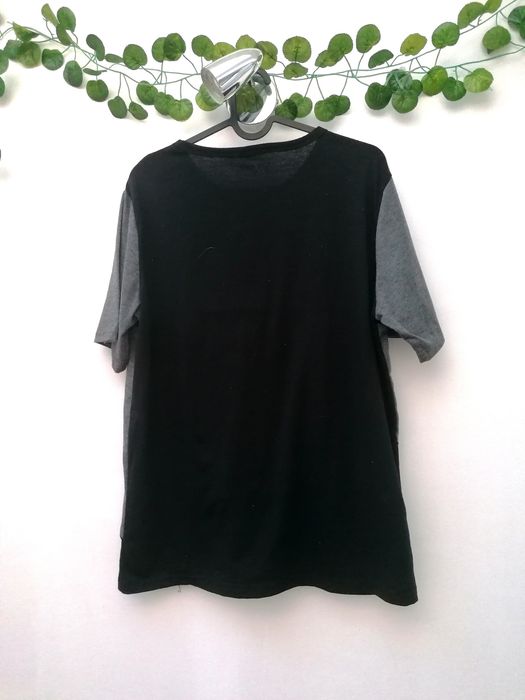 T-shirt Cinzenta e Preta de Homem