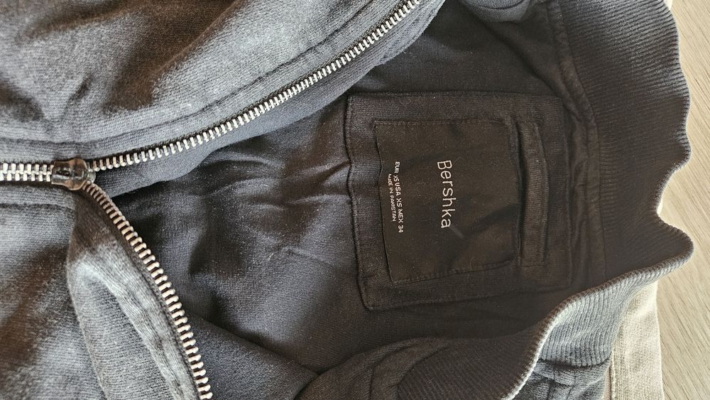 Kurtko-Bluza Bershka XS /S nowa