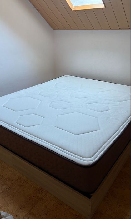 Cama de Casal + Colchão – Como Novos!