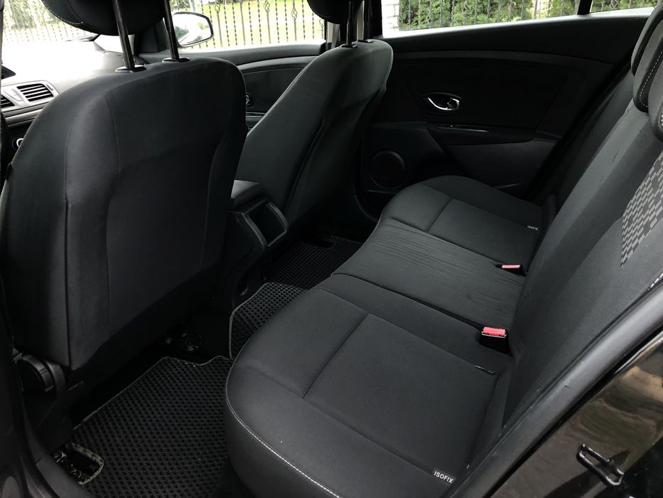 Подам рено меган 2012 рік