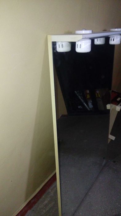 Зеркало 100 * 70см на панели с двумя лампами