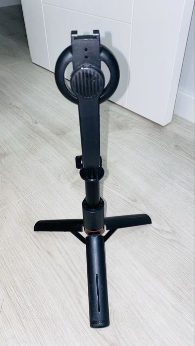 Selfie stick com pés novo
