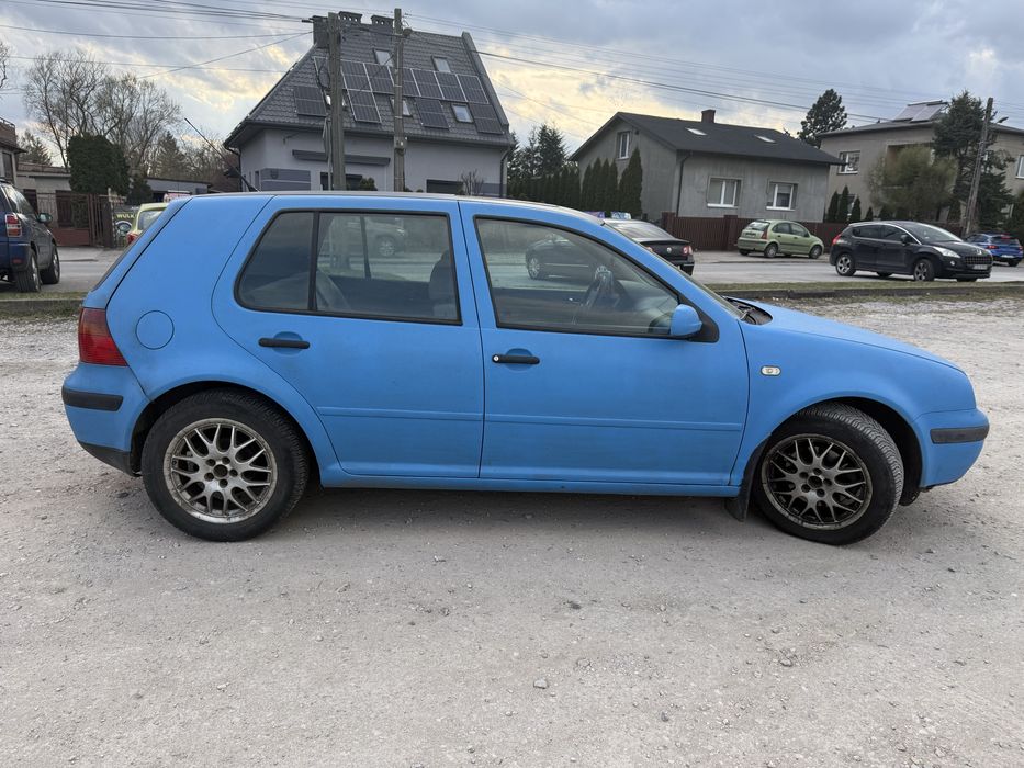 Golf 4 1.9 tdi.