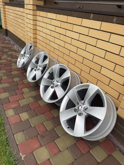 ПРОДАМ R17 5/112 Шкода Oktavia , Syperb и т,д