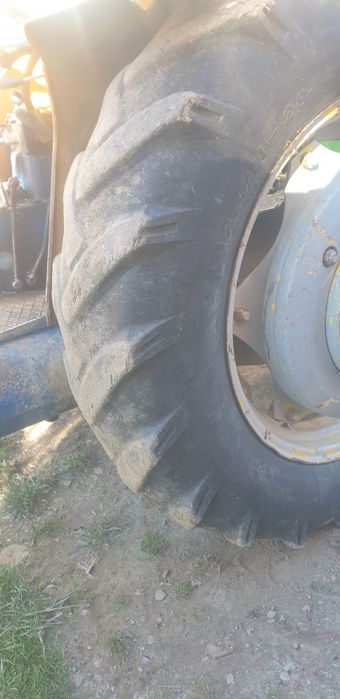 Opony do ursusa c330 12.4-28 Opona cultor 12.4-24

Opona mitas z prawe