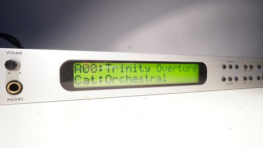 Korg TR-Rack - Korg Trinity versao rack
