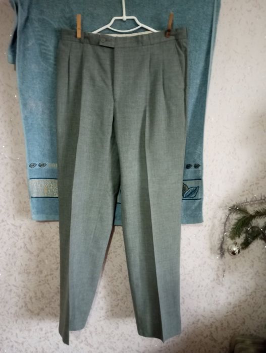 Чоловічий костюм.