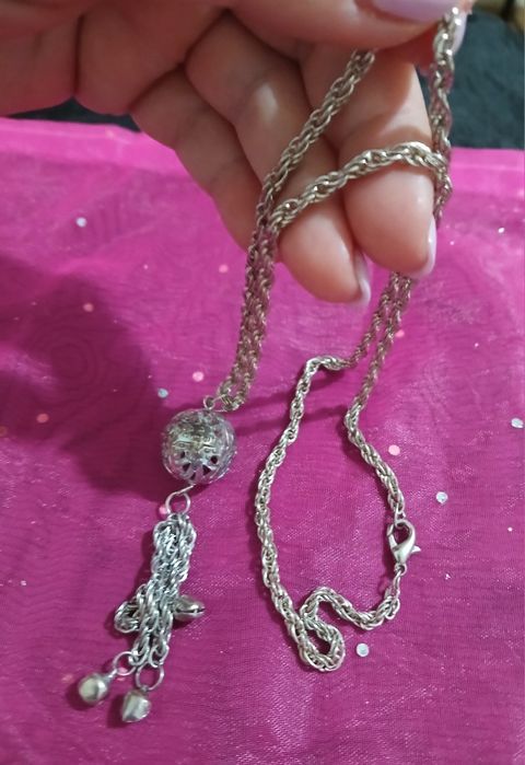 Colar cor de prata antigo