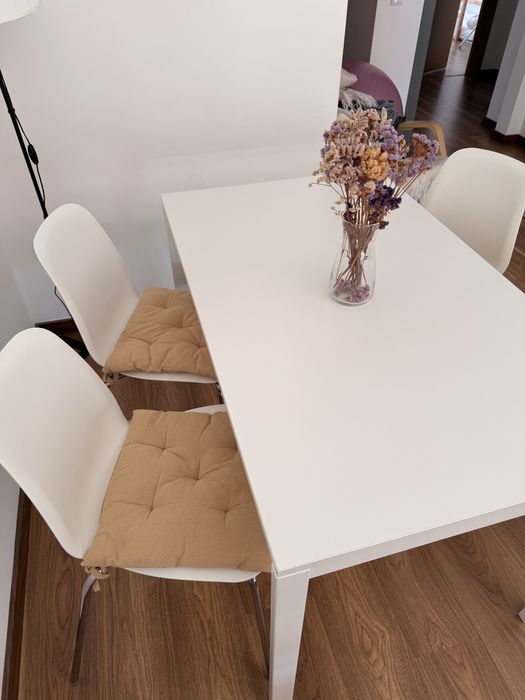 Mesa com cadeiras