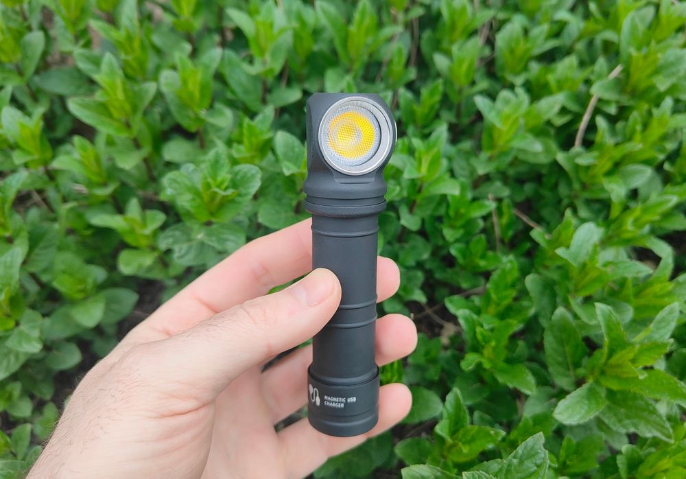 Налобний ліхтар Armytek Wizard C2 Pro Max (Warm) XHP70.2 Magnet USB 4000 люмен 21700 5000 mAh