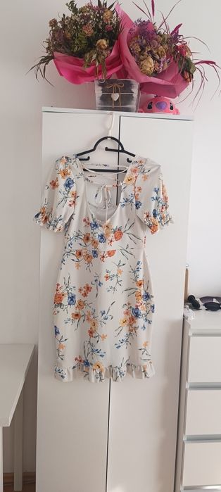 River island sukienka w kwiaty z wiązaniem na plecach