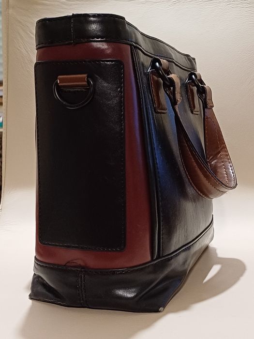 Carteira/Mala da Zara, de cor preta e vermelho/bordeaux