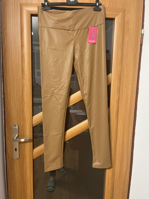 Damskie leginsy eko skóra