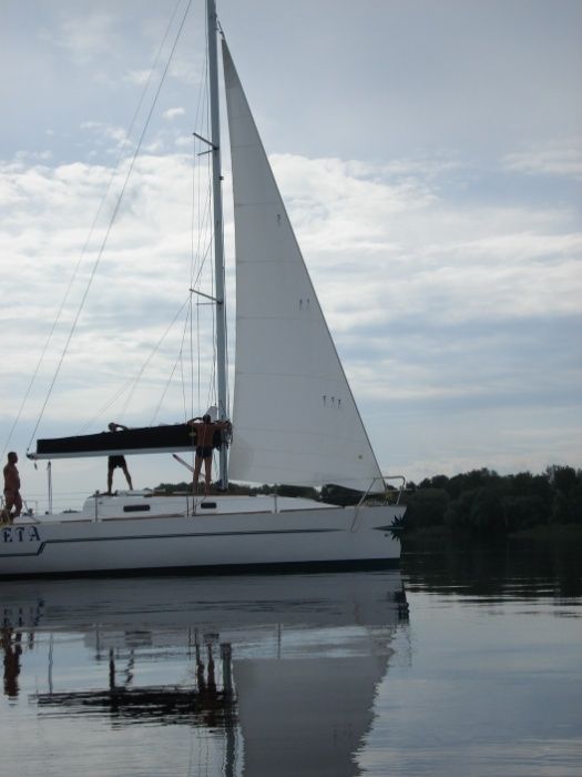 Яхта парусная продам