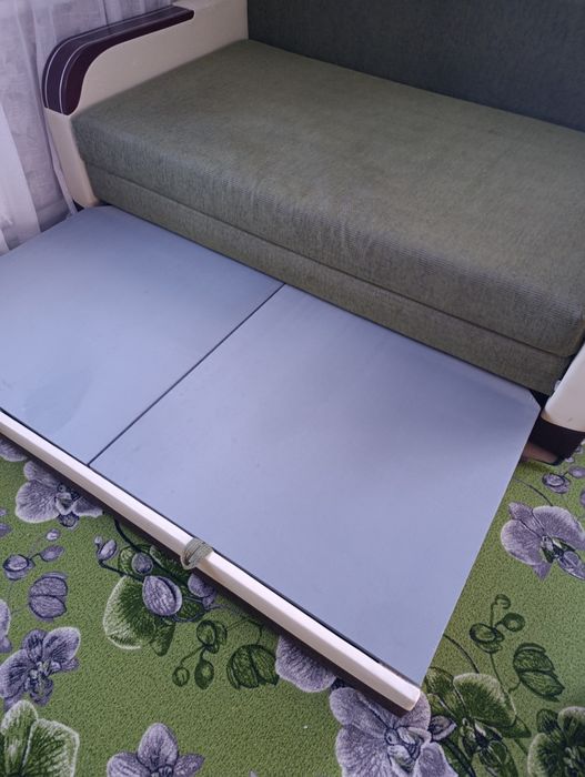 Продам диван розкладний.