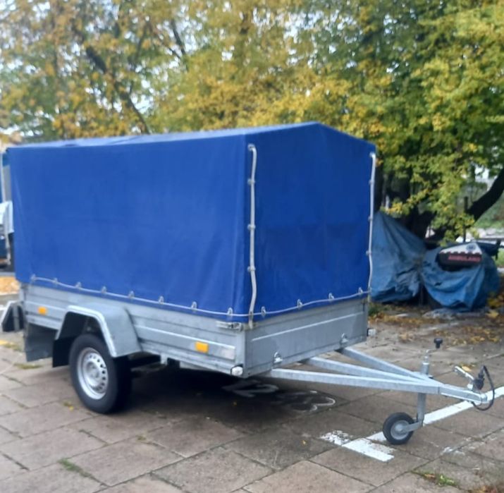 Wypożyczalnia wynajem przyczepa samochodowa transport quad najazdy