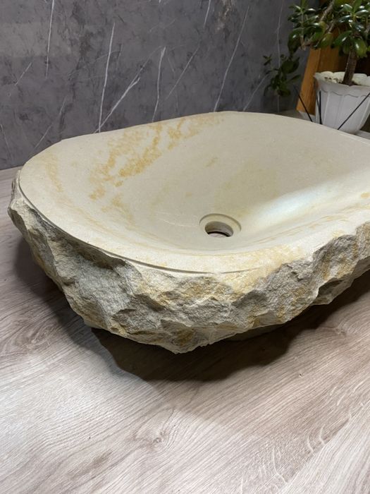 Раковина з натурального каменя