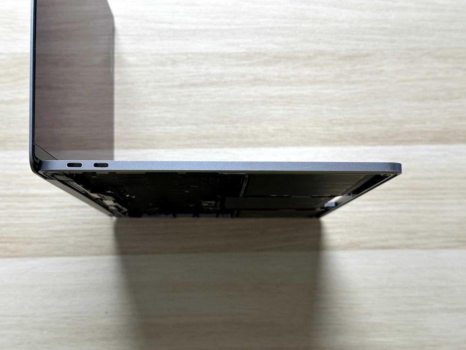 Topcase MacBook Pro 13 2016/2017 A1708 – Używany, Oryginalny, A1713