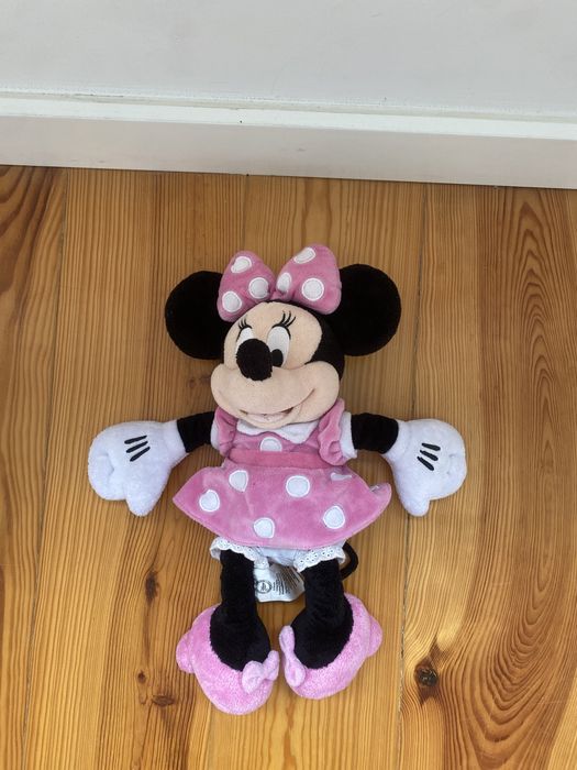 Minnie oficial, Disney stores