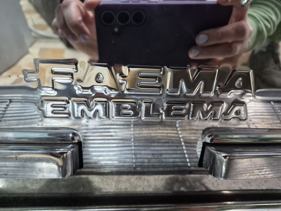 Кавомашина професійна Фаема Емблема (Faema Emblema)