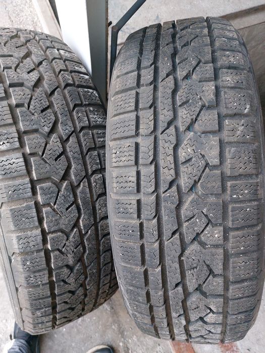 Продам 2а новых зимних колеса kUMHO 235.65.R-17.