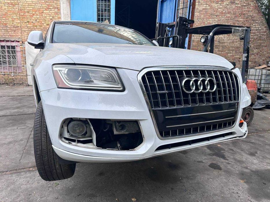 Разборка шрот AUDI Q5 2016 фара капот дверь крыло фонарь авторазборка