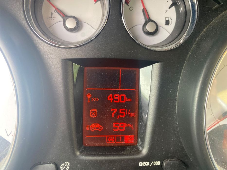 Peugeot 308 CC THP 1.6 em estado irrepreensível