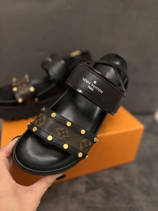 Louis Vuitton босоніжки