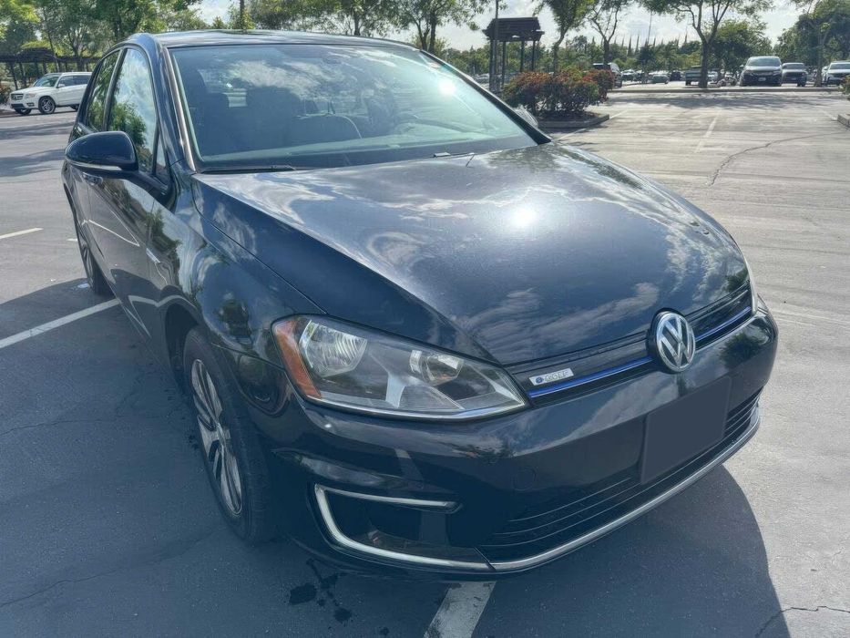 Volkswagen e-Golf SEL Premium      2016