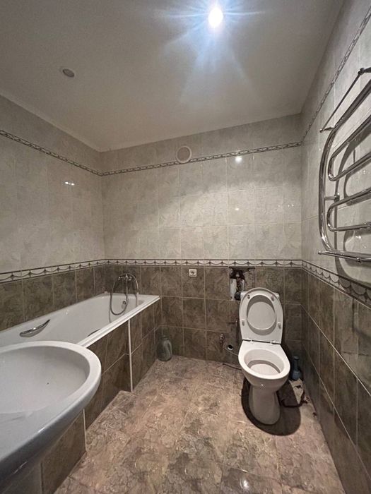 Продам 2-х кімнатну квартиру, р-н пологового будинку