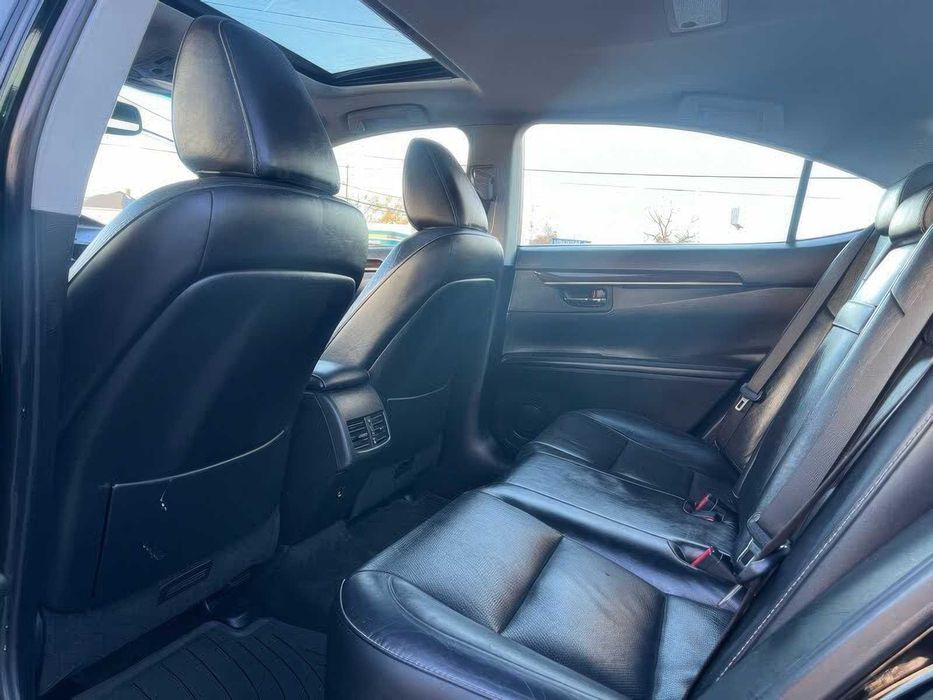 Lexus ES 350      2015