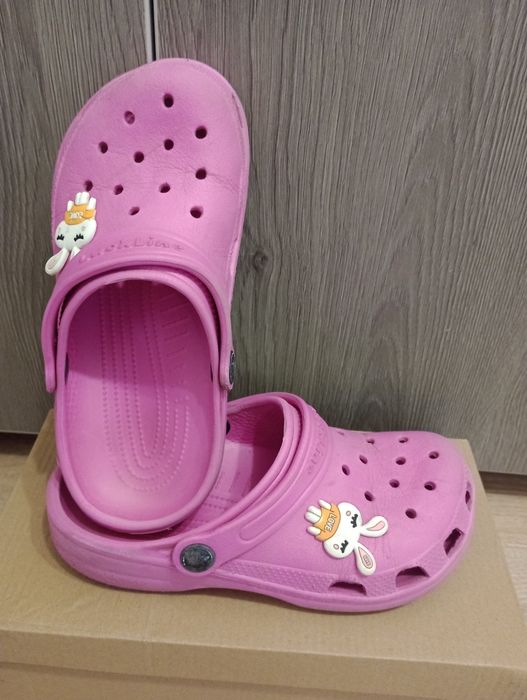 Крокси на дівчинку