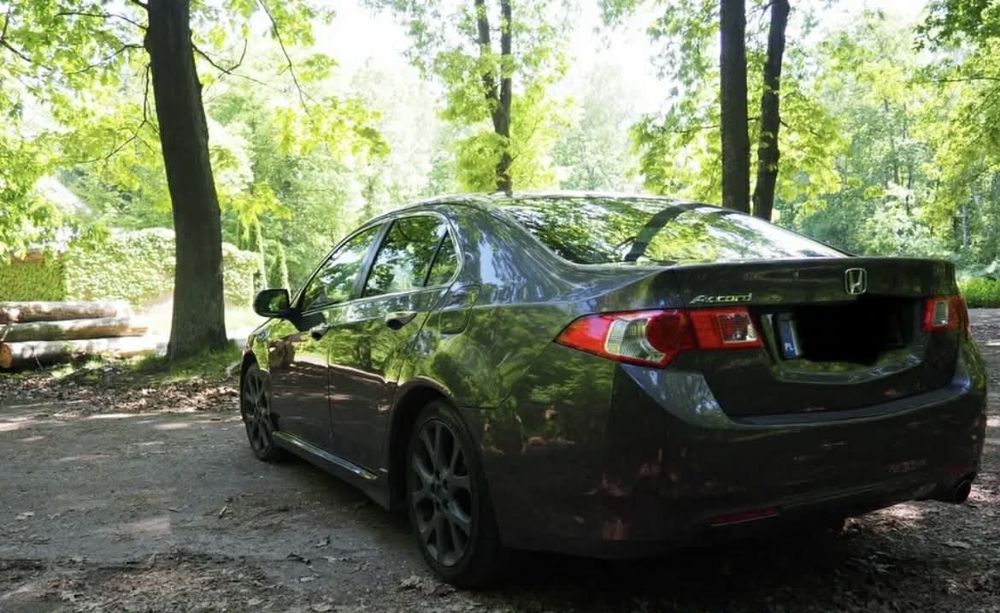 Honda accord 8 2.0