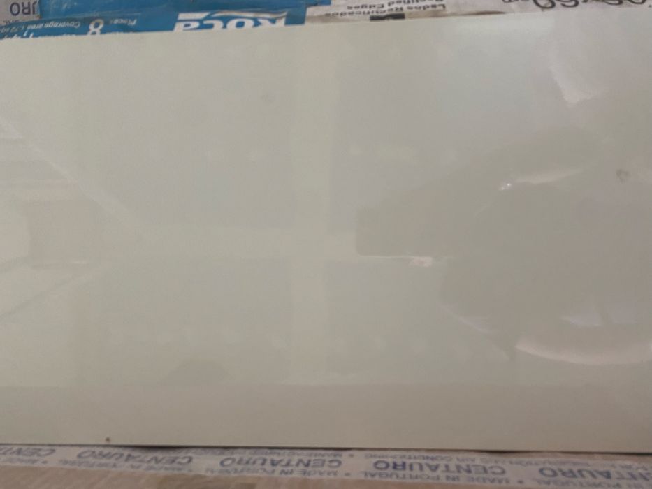 azuleijos beges e pretos