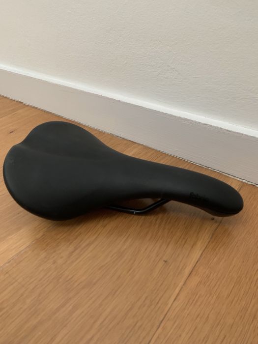 Selim da marca Fabric como novo