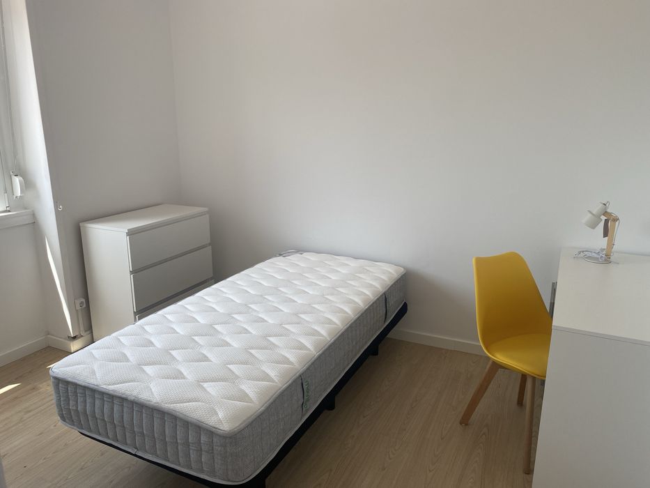Coimbra. Quarto em celas em moradia renovada