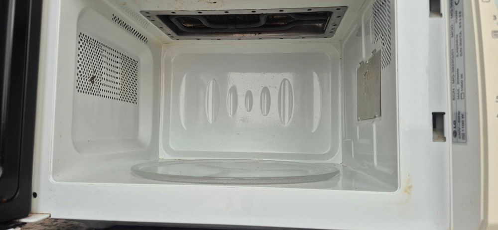 Micro-ondas LG MG-3822G com Grill