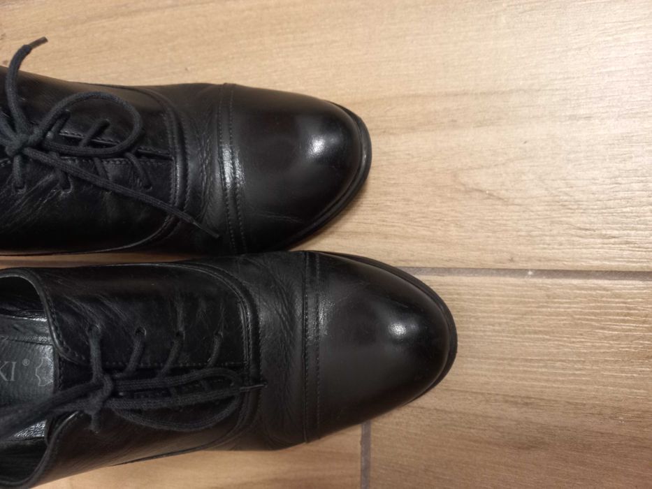 półbuty r. 39 lasocki