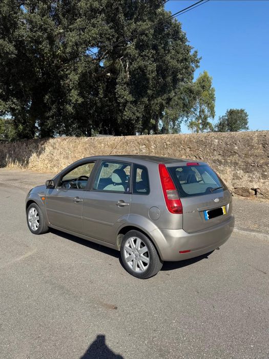 Ford fiesta 106 mil kms