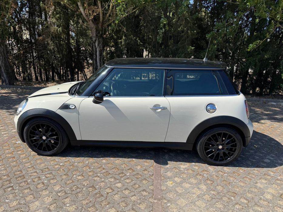 Mini Cooper 1.6 D516739309691873284