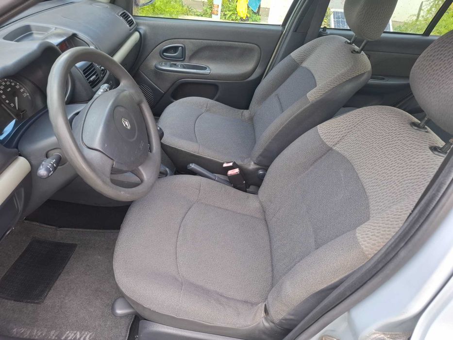 Renault Clio 1.2 16V. Excelente Estado A/C apenas 160 mil Kms