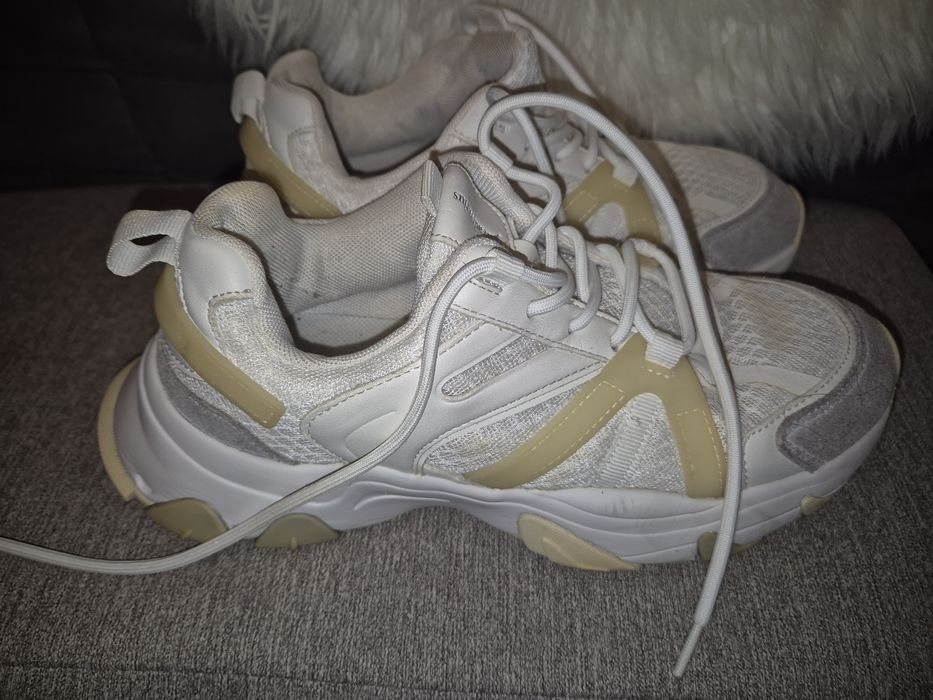 Tenis n39  marca   STRADEVARIUS